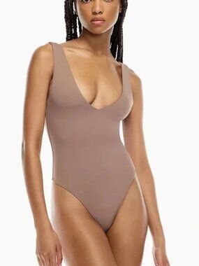 Aritzia Babaton Contour V-Neck Bodysuit